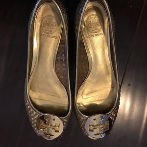 Size 8 women’s Tory Burch Gold flats